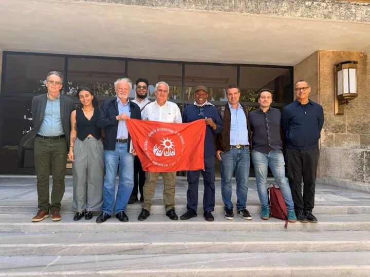 وفد من القمة العالمية للشعوب وحركات ألبا (ALBA) يعقد لقاء مع إميليو لوزادا غارسيا، رئيس قسم العلاقات الدولية في الحزب الشيوعي الكوبي